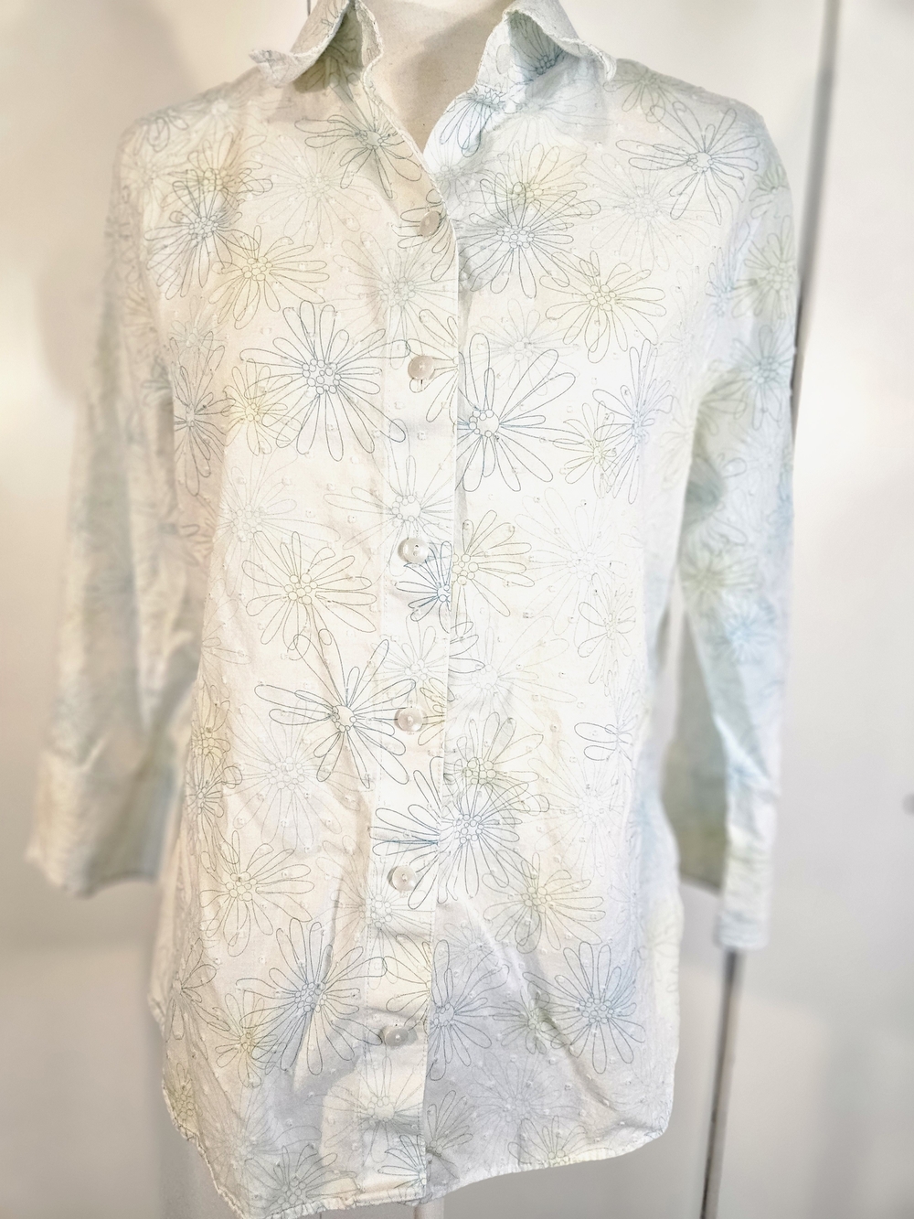 Cotton Westbound White Shirt with Light Blue Floral Sketch S